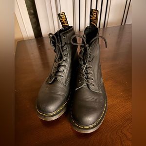 1460 WOMEN'S NAPPA LEATHER LACE UP BOOTS